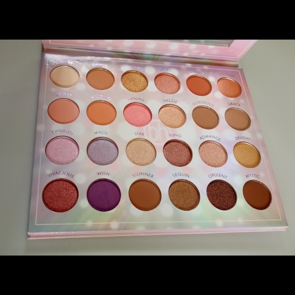 BH Cosmetics Other - ✨ HP ✨ BH Cosmetics ✨ Opalescent Palette ✨
